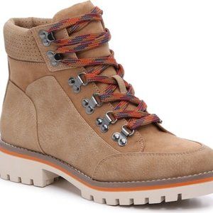 Crown Vintage Tahtum Tan Suede Boots (Booties) size 6.5